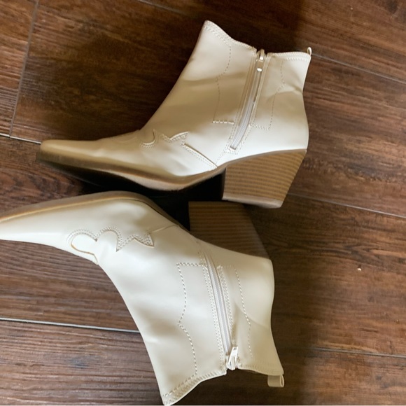 ❤️👢Indigo Rd. Booties - Picture 4 of 6